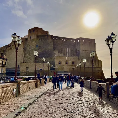 Palazzo Chiatamone 4* Nápoly