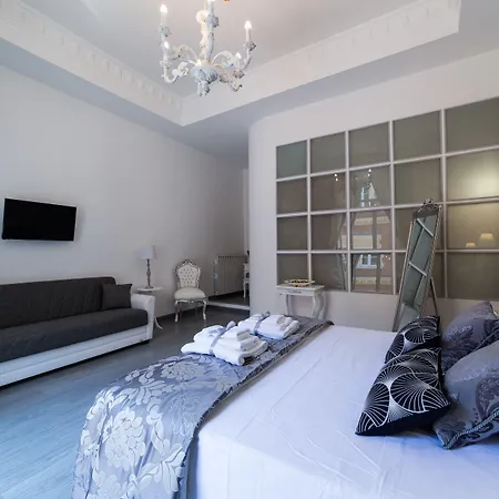Vendégház Palazzo Chiatamone 4*