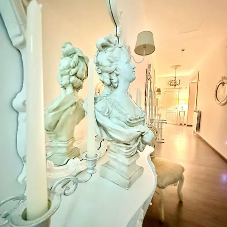 Palazzo Chiatamone *