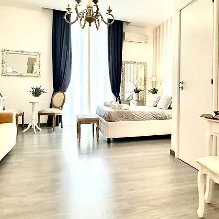 Palazzo Chiatamone Naples