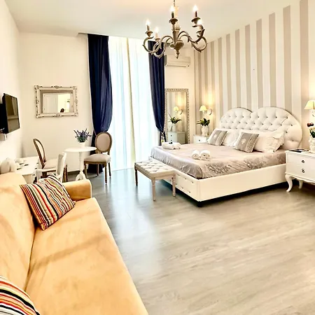 Palazzo Chiatamone * Naples