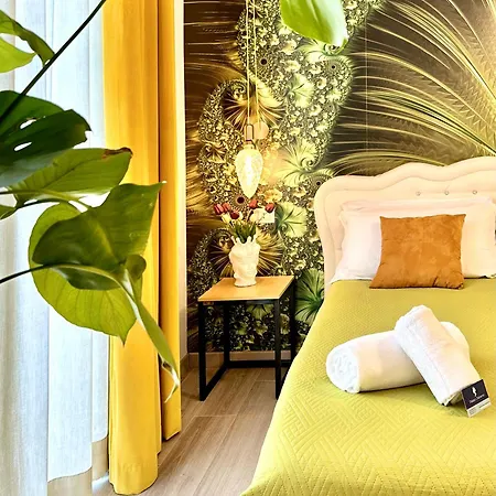 Palazzo Chiatamone Guest house *