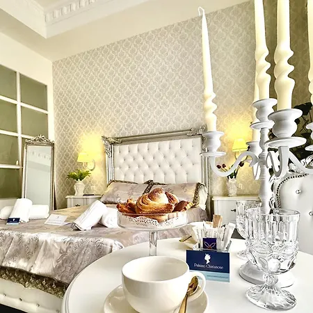 Palazzo Chiatamone Guest house *