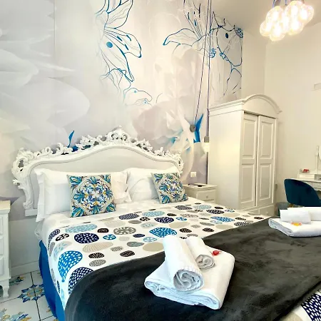 Palazzo Chiatamone Guest house *
