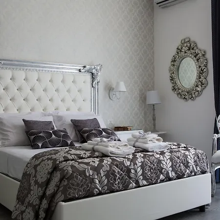 Palazzo Chiatamone 4*