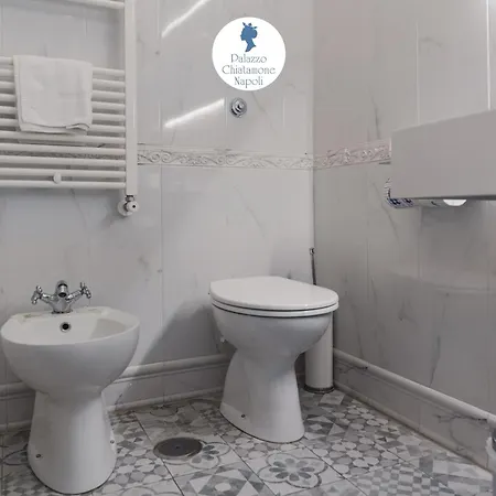 Palazzo Chiatamone 4* نابولي