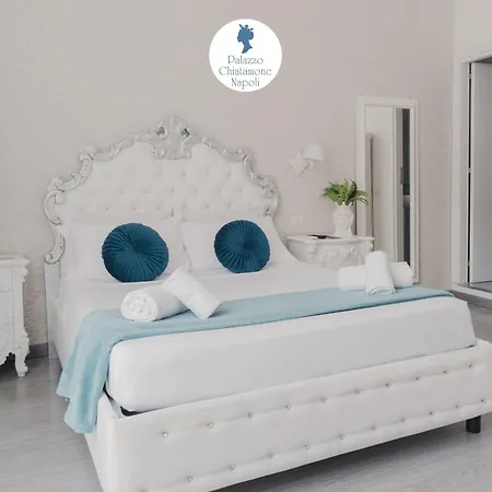 Palazzo Chiatamone بيت ضيافة 4*