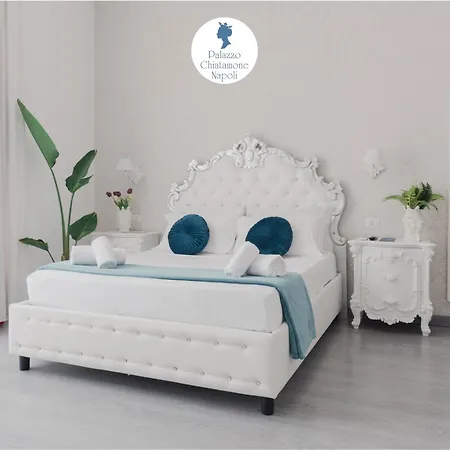 Palazzo Chiatamone نابولي