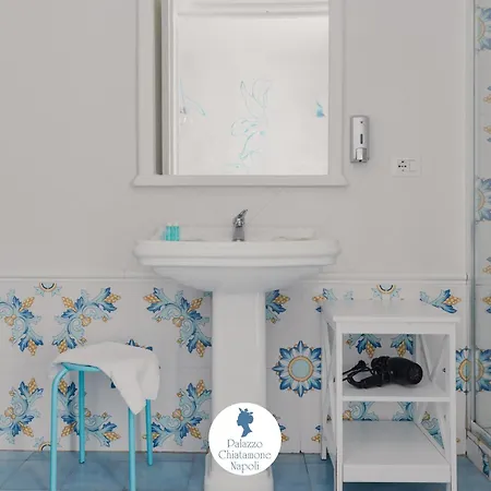 بيت ضيافة Palazzo Chiatamone 4*