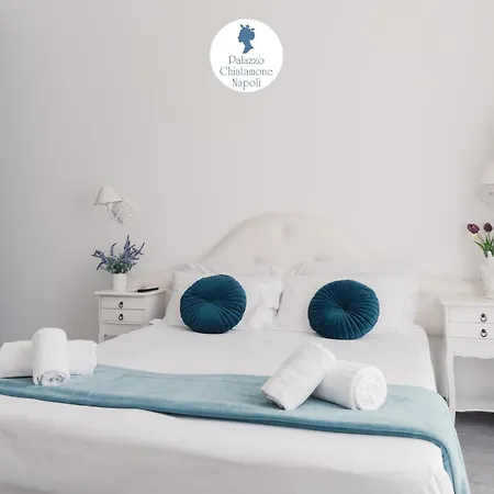 Palazzo Chiatamone بيت ضيافة 4*