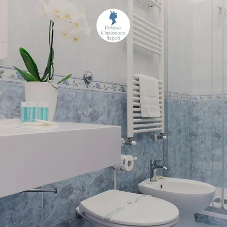 Palazzo Chiatamone بيت ضيافة 4*