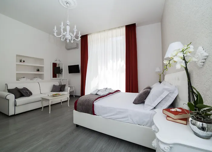 Palazzo Chiatamone 4* Nápoles