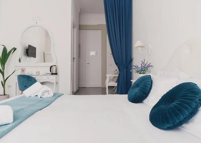 Palazzo Chiatamone Pensión