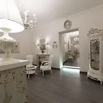 Affittacamere Palazzo Chiatamone 4*