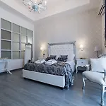 Affittacamere Palazzo Chiatamone 4*