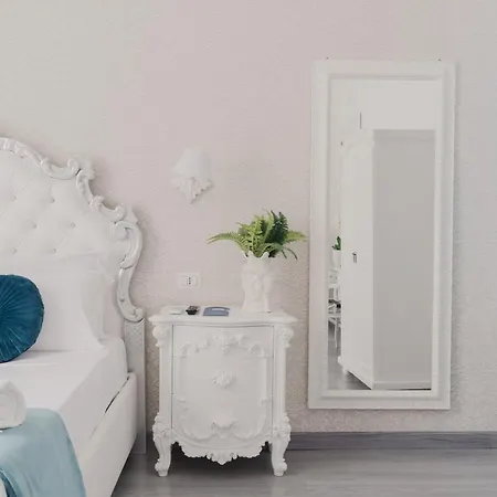 Palazzo Chiatamone 4*