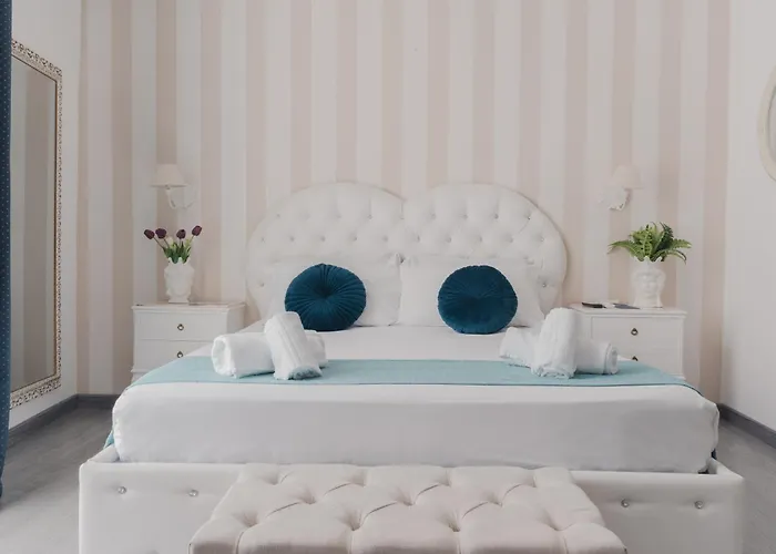 Palazzo Chiatamone Guest house